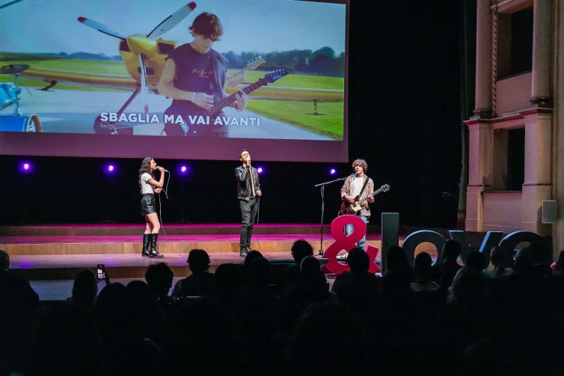 vox generation vola alto tu vali &love story